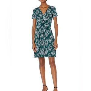Lark & Ro Fixed Wrap Hunter Green Floral Short Sleeve Casual Dress Size 16